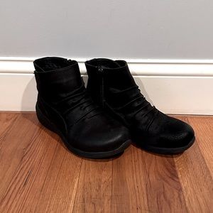 Clarks Black Bootie Size 7